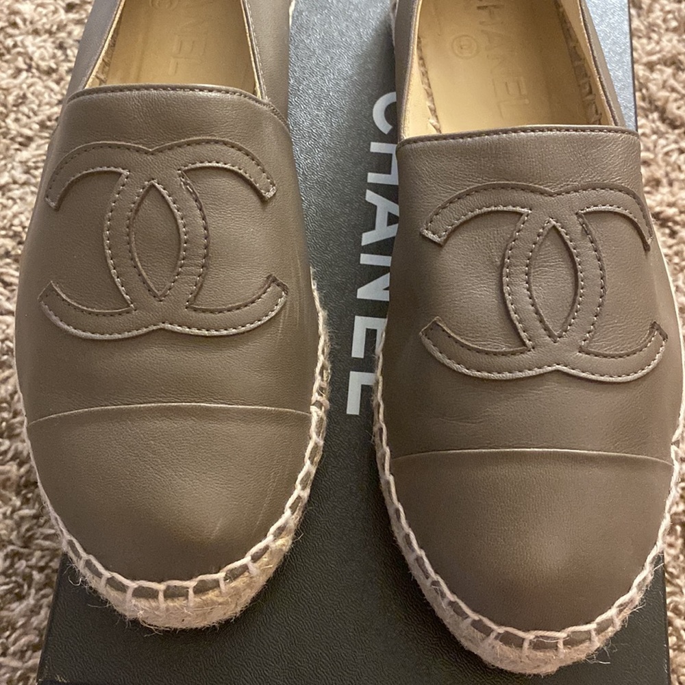 CHANEL Lambskin CC Espadrilles - Picture 2 of 13